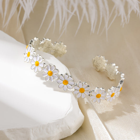 Vintage Daisy Metal Bracelet